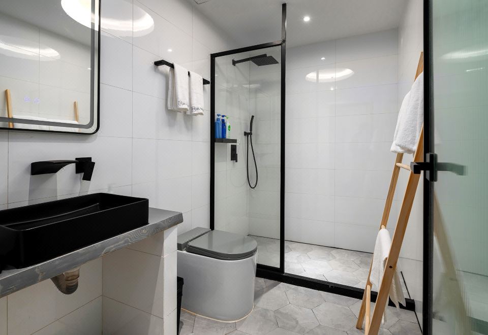 江景浴缸大床房（揽景落地窗+解压深泡浴缸+暖气加持）