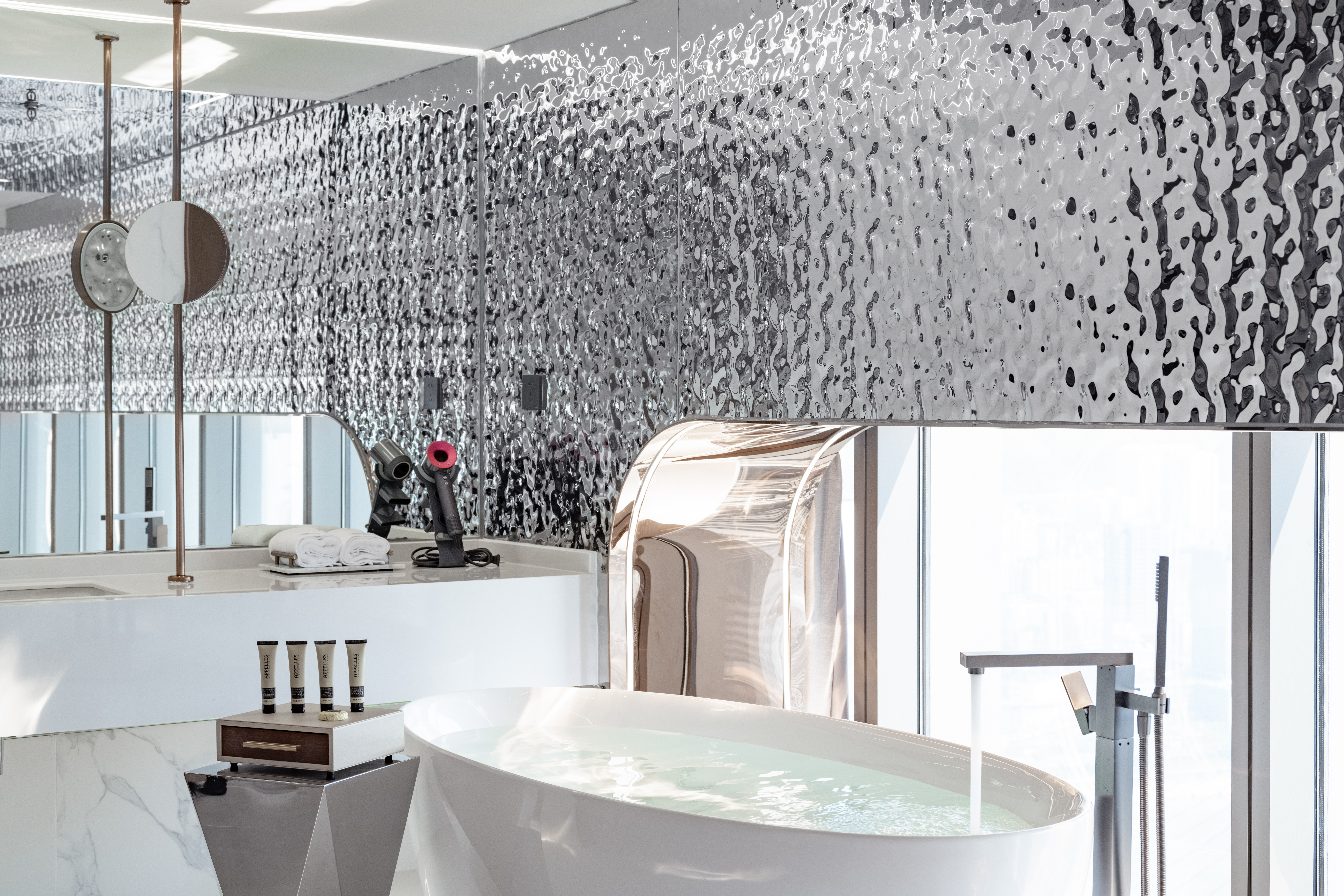 270度江景星空泳池跃层套房