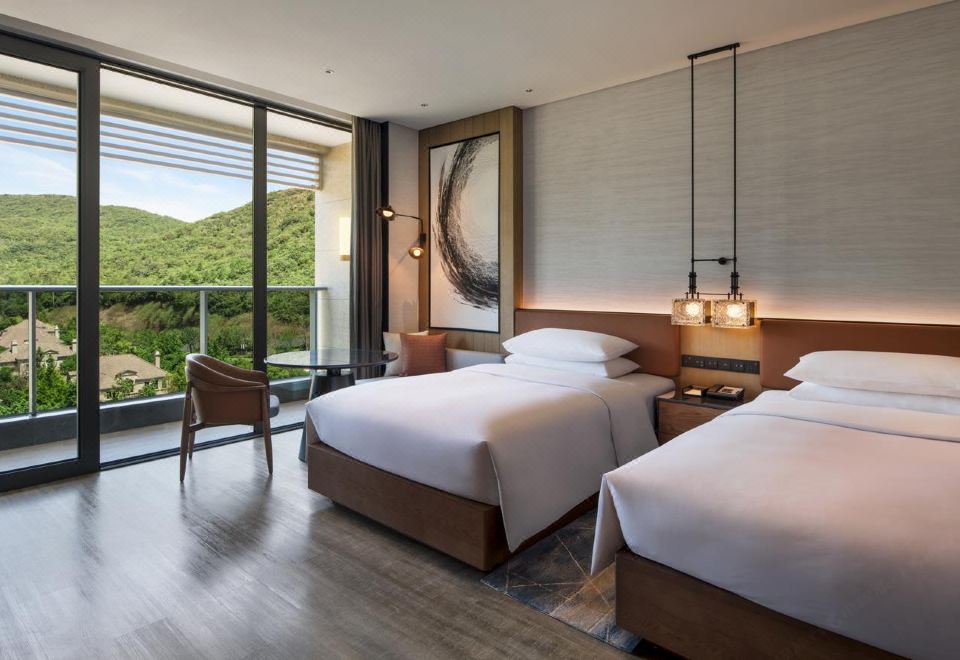 Sheraton Ningbo Xiangshan ResortMountain View Twin Bed Room