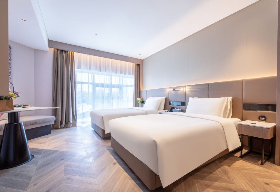 Atour S Hotel, Hisense Plaza, Qingdao Olympic Sailing CenterJi Mu Twin Room (Mini Fridge +Leifen Hair Dryer + Projection + Deep Sleep Pillow Pro)