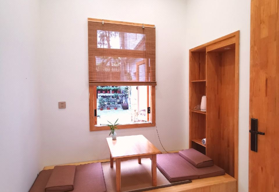 高级园景双床房