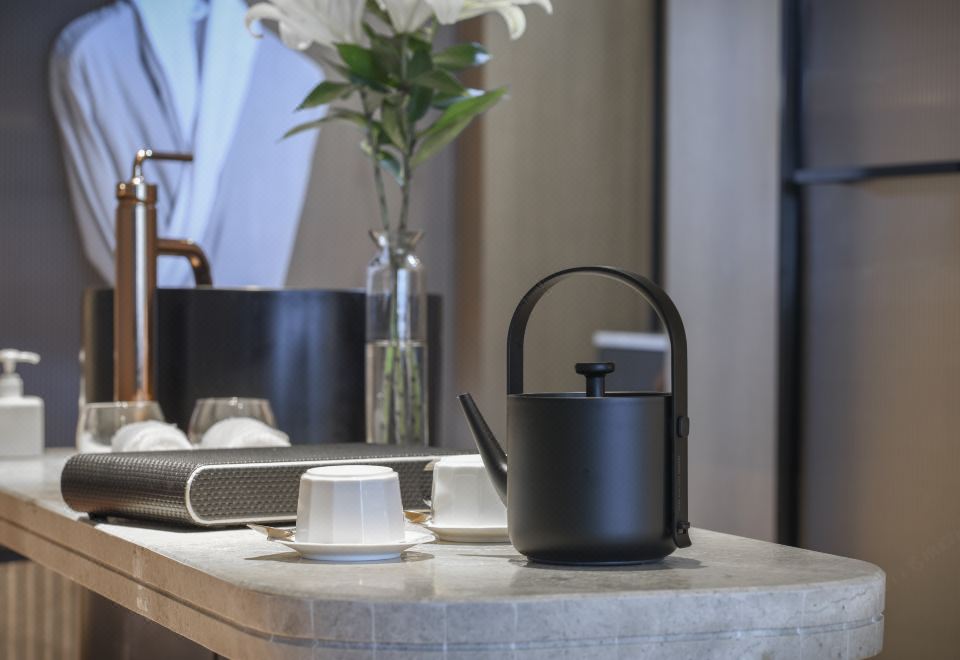 ICON LAB Hotel Shenzhen FutianSea View Queen Bed Room