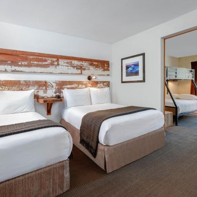 Tahoe Blue 2 Queen Beds Family Bunk Suite