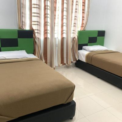 Bilik Kembar Mewah Kupon OYO 90005 DC Villa Guest House