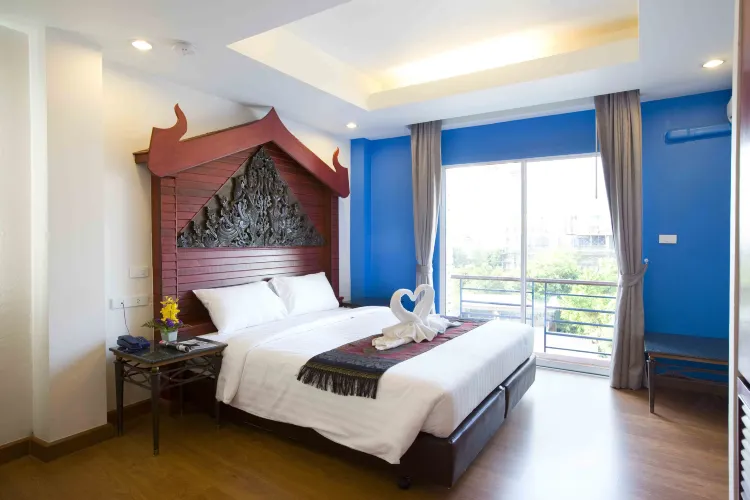 Superior King Bed Canal View With Balcony