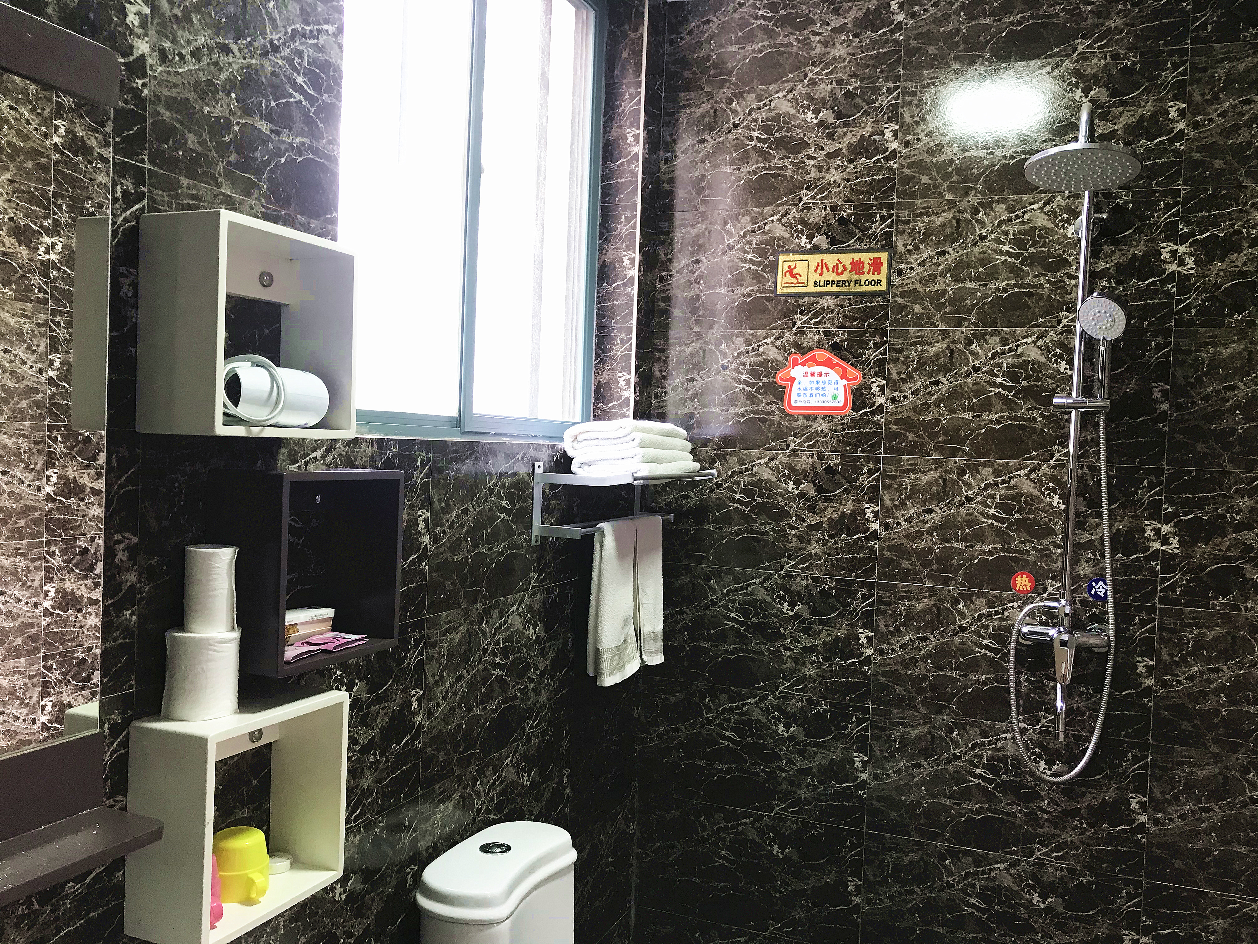 舒適雙床房（203）