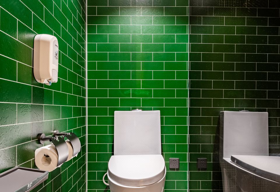 雅致舒适大床房【轻奢办公区+落地窗视野好】