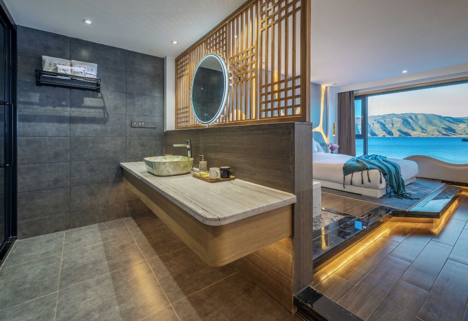 Yueying-Smart 180 ° Lake-View Tub Honeymoon Double Bed Room