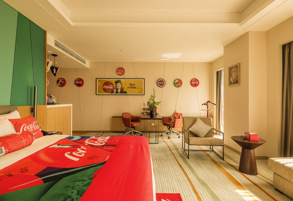Radisson Blu Shanghai Pudong JinqiaoCoca-Cola Themed Suite