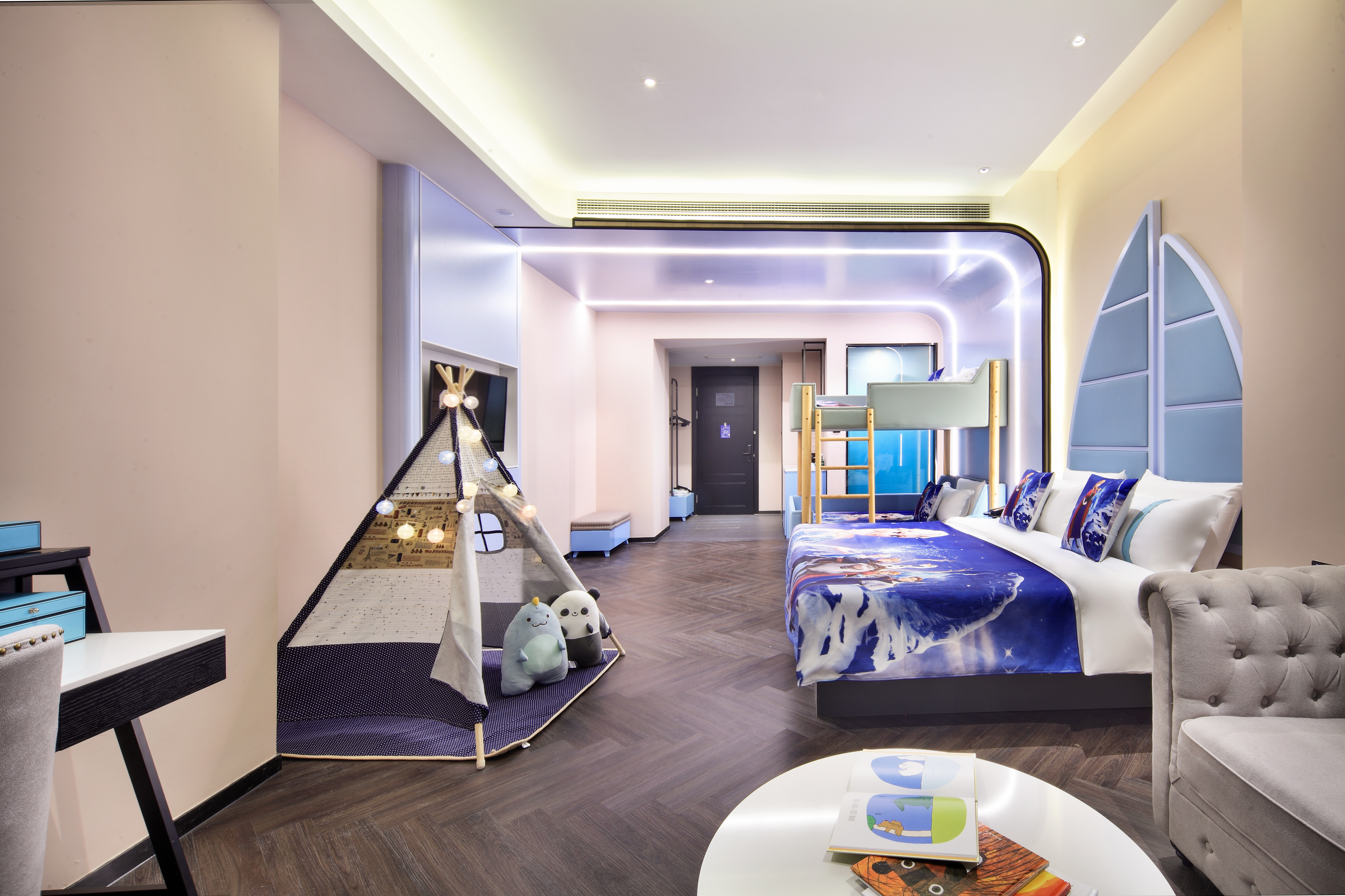 希岸亲子房（亲子时光｜智慧客控｜风尚投屏）