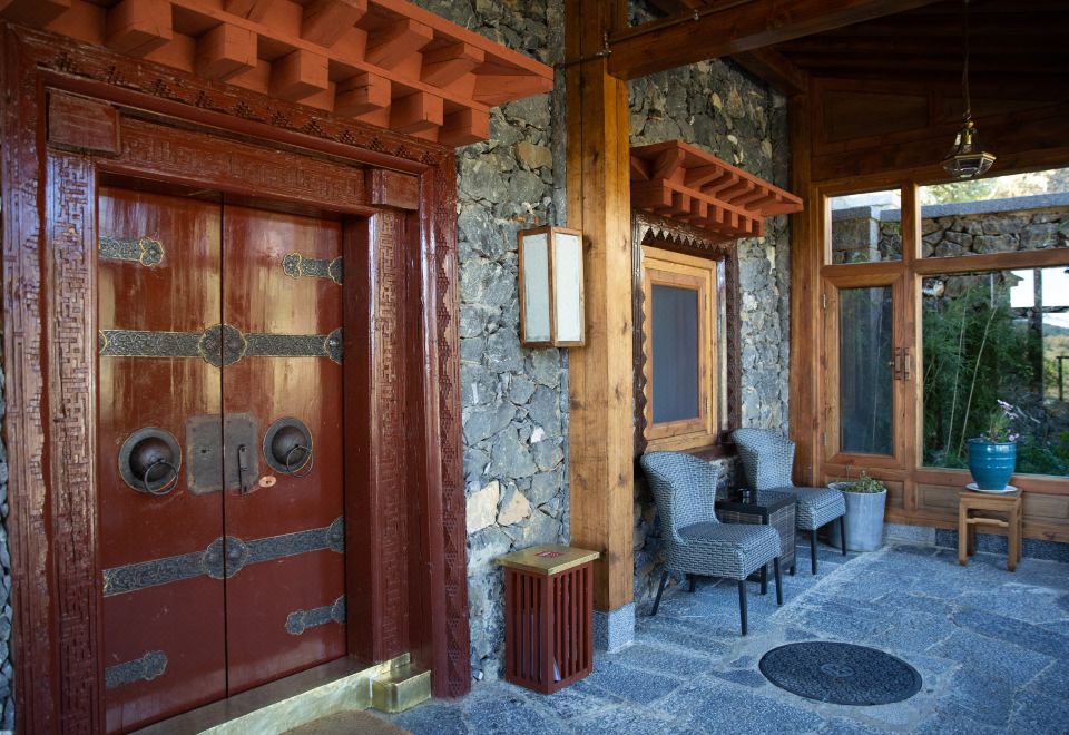 Songtsam Shangri-la LinkaDeluxe Suite