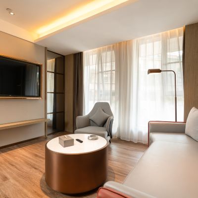 有個客廳MAX（智能客控+舒適睡眠+mini冰箱） ZMAX滿兮飯店（廣州珠江新城五羊邨地鐵站店）優惠