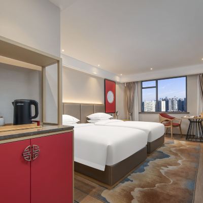 奢享豪華雙床房【智能客控+親膚床品+精美字畫+衣櫥】 嘀嘀飯店（長沙五一廣場火車站地鐵站店）優惠