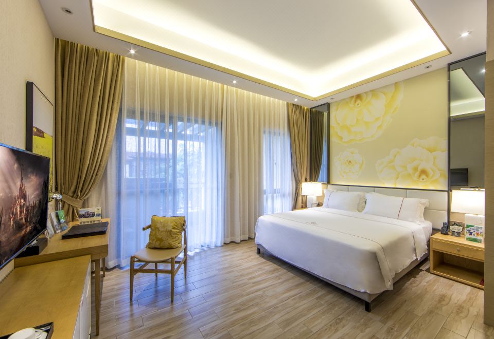 Yuetianxia Hot Spring HotelWater Friendly Hot Spring King Size Bed Suite
