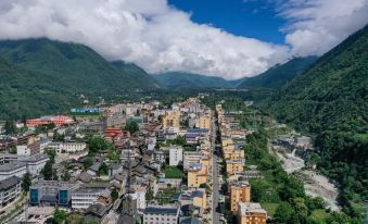 Hailuogou Yixiyun Homestay (Moxi Ancient Town Branch)