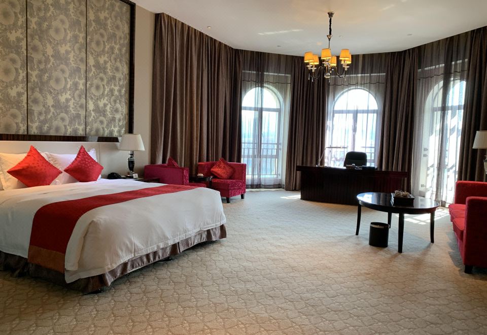 Grand King Room