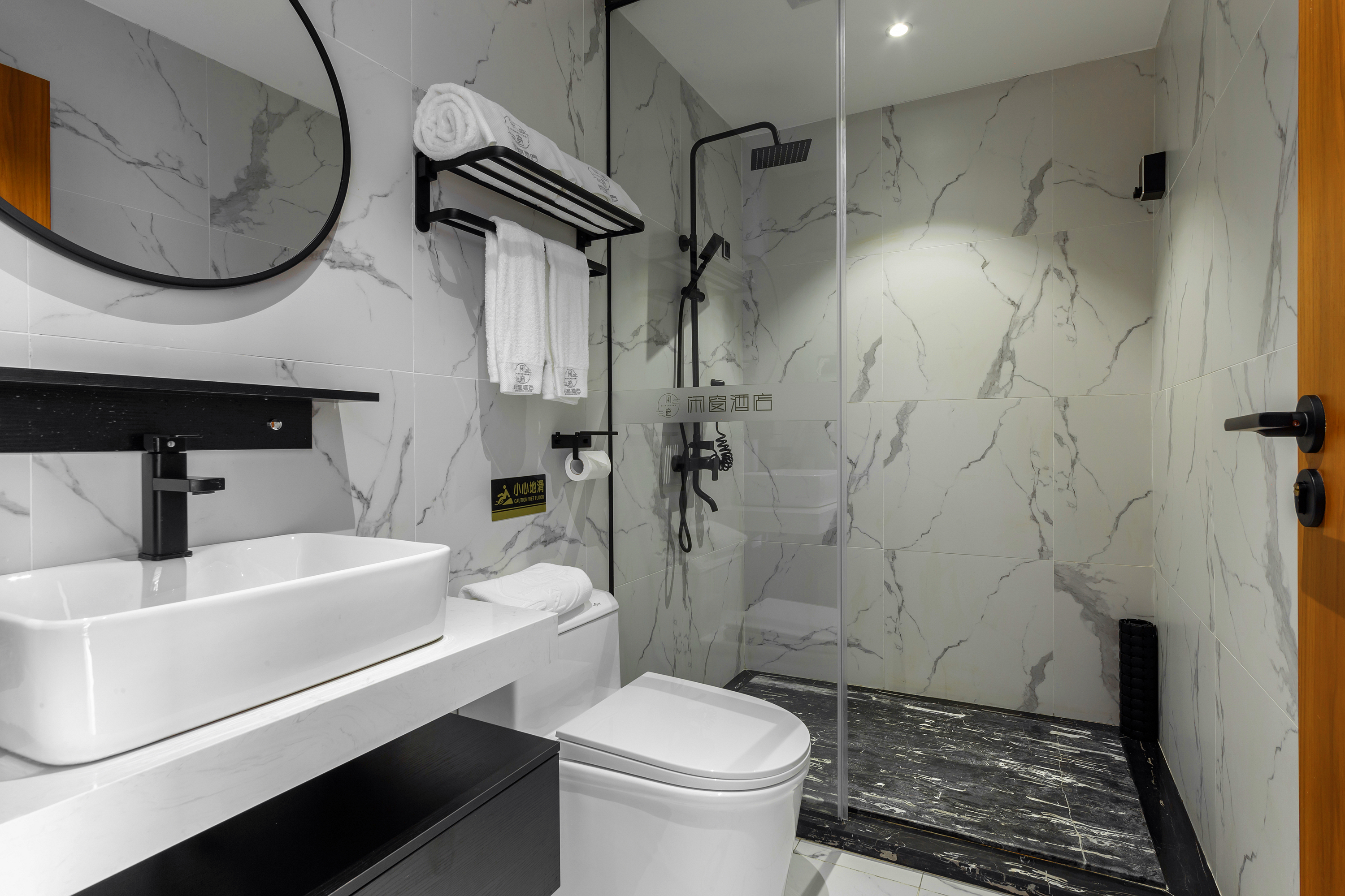 Xianchuang Hotel园景大床房+园林景观+minibar+小冰箱