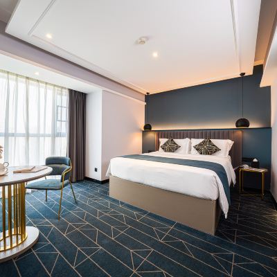 夢百合零壓大床房（夢百合零壓薄墊+金可兒床墊＋高空視野） 武漢光谷廣場楊家灣卡繆飯店優惠