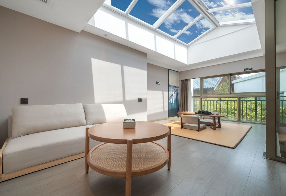 星云-复式阳台茶道大床套房