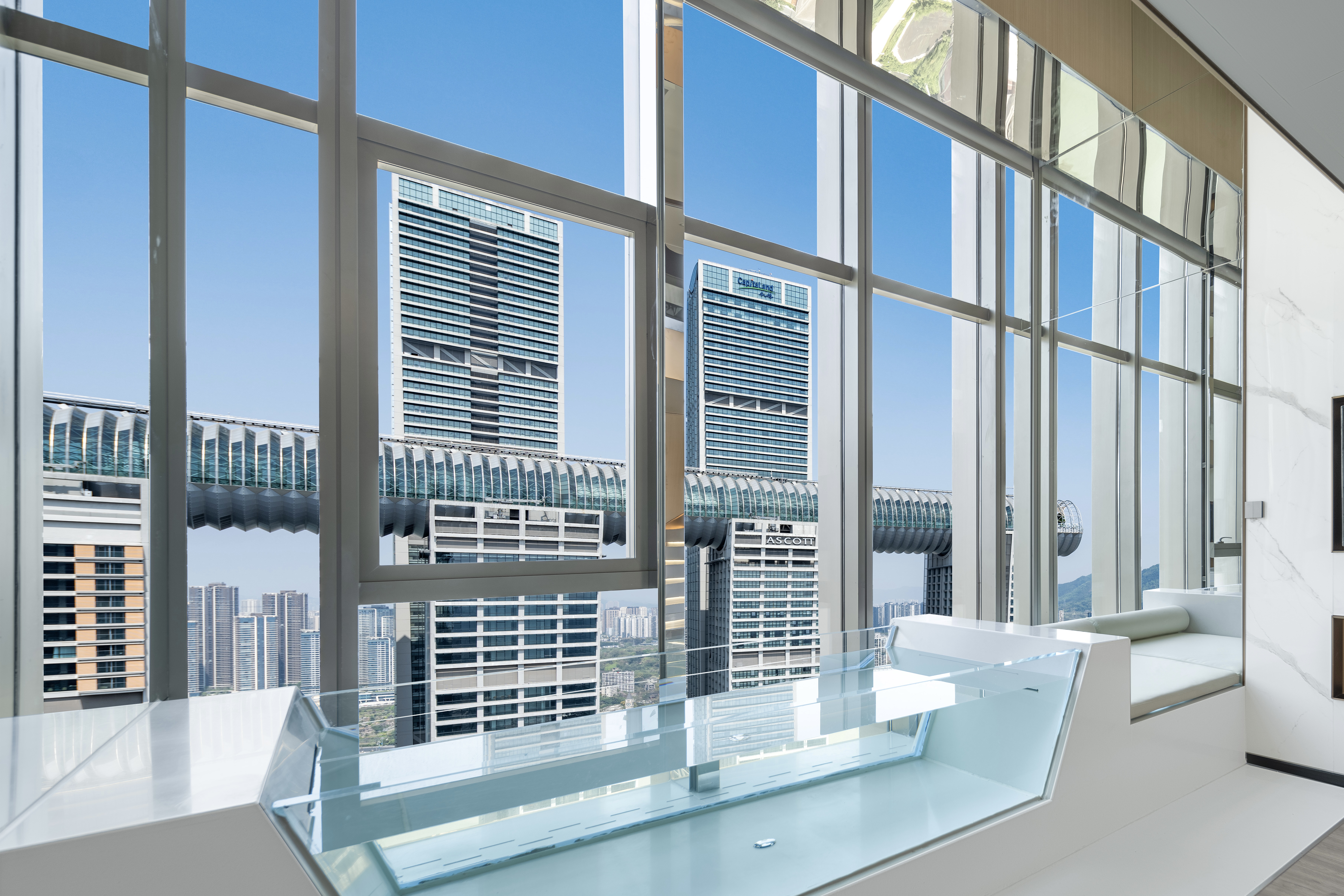 水晶横廊江景汤池跃层套房