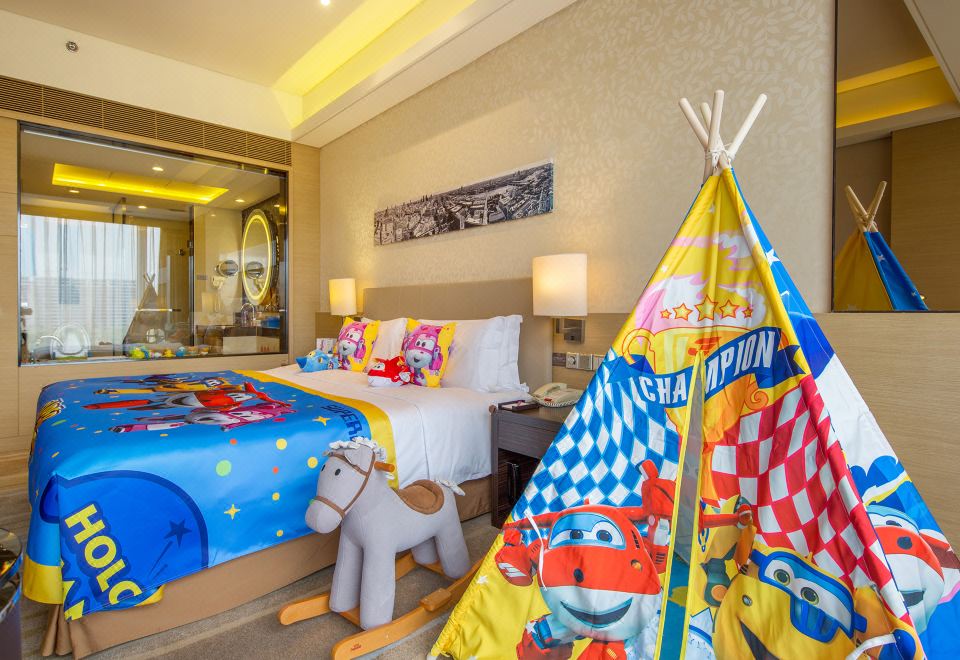 Crowne Plaza Guangzhou HuaduPremium Kids Theme Room-King Bed