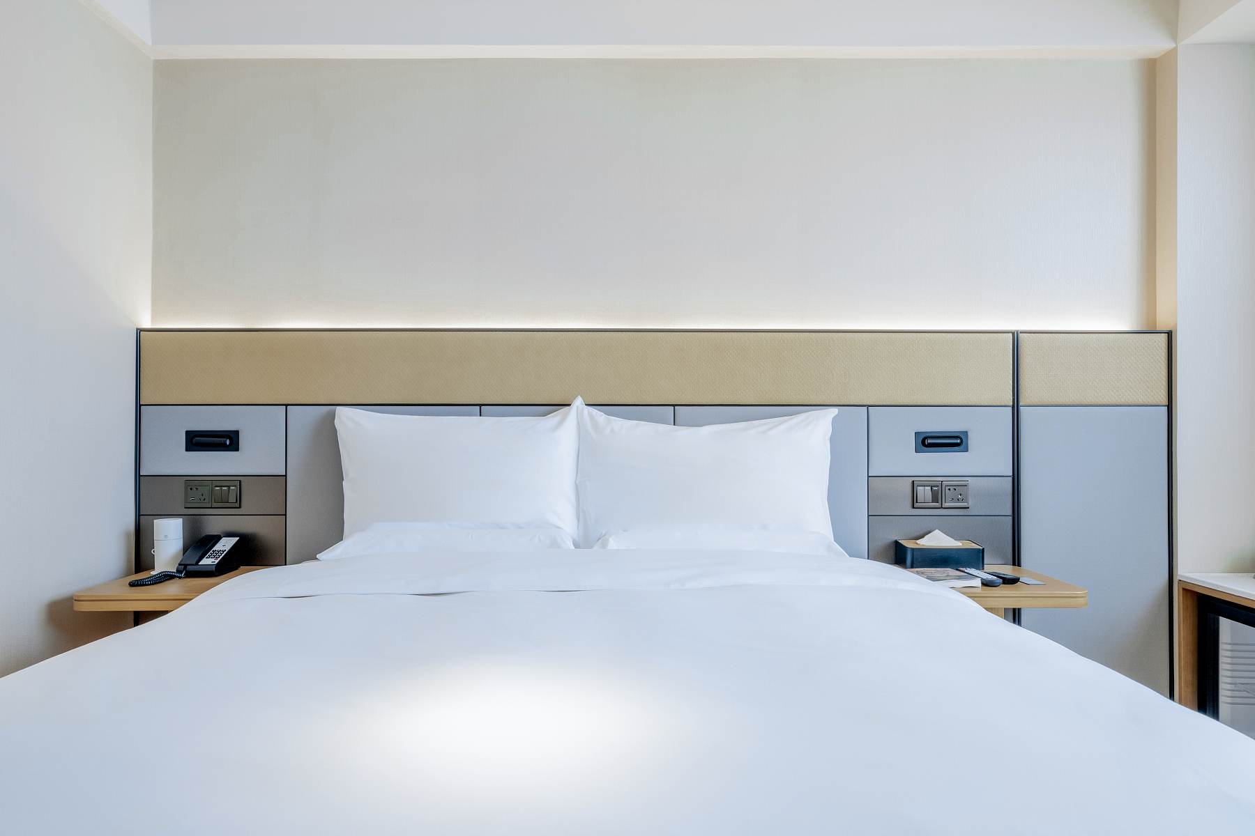 舒压高级大床房（可投屏65寸电视+冰箱+金可儿床垫）