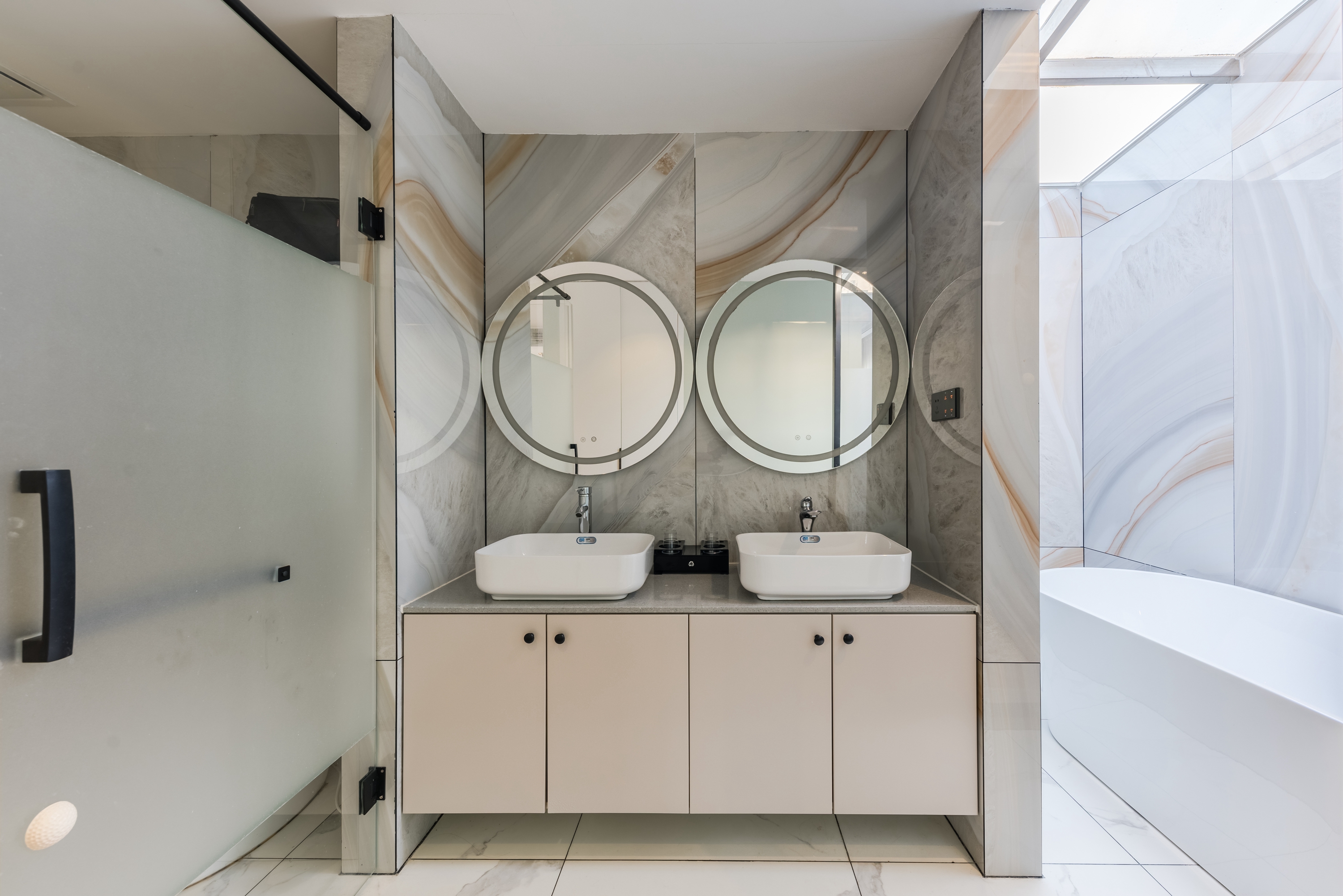 KTV音影觀海.露臺海景親子套房