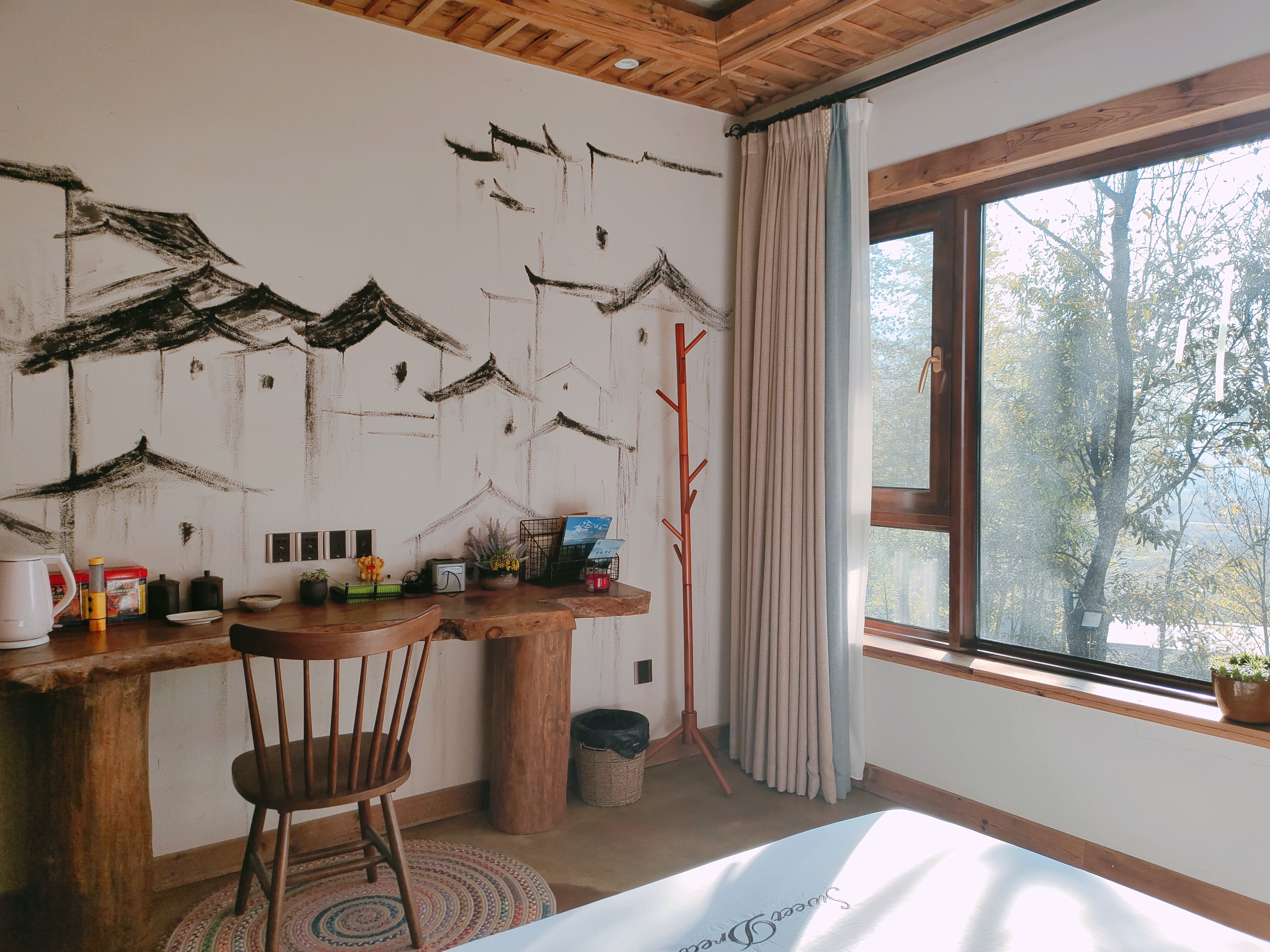 树影大床房+山景+乳胶床垫+地暖