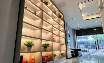 7 Days Hotel Nanchang Bayi Square Railway Station North Square - Housity