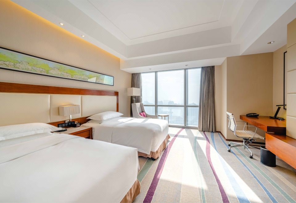 Crowne Plaza Wuxi TaihuTwin Premium Lounge Access City View 