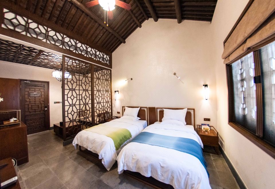 Jiande Yanzhou Ancient City Jinyuanchang Homestay 2-bed Room With Canal View