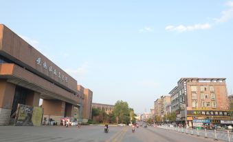 Yijie Chain Hotel (Jingdezhen Ceramics University Xianghu Branch)