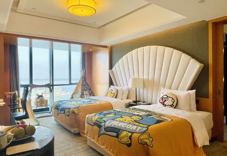 盼酷小黄鸭亲子主题至尊海景双床房