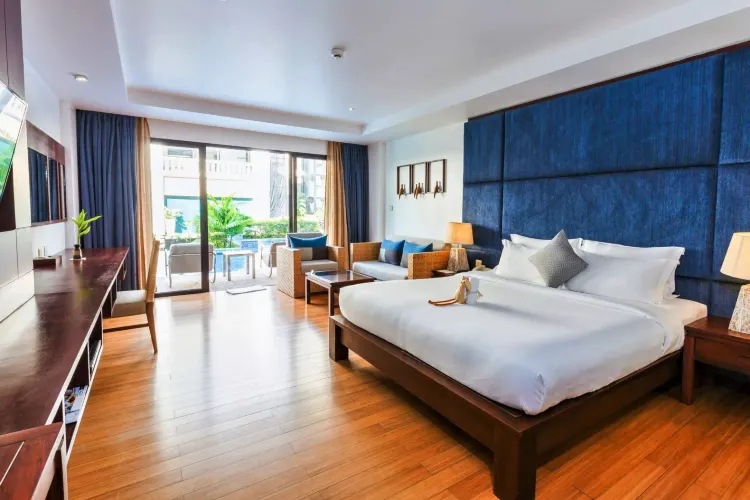 ห้องดีลักซ์ พร้อมทางลงสระว่ายน้ำ