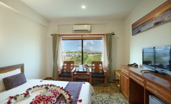 E-Outfitting Golden Country Hotel