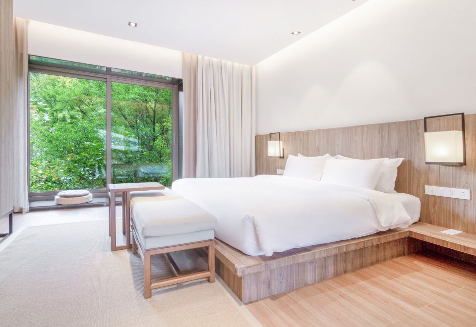 Shanshui Villa HotelShuiyin Villa Deluxe Suite (Designer Crafted)