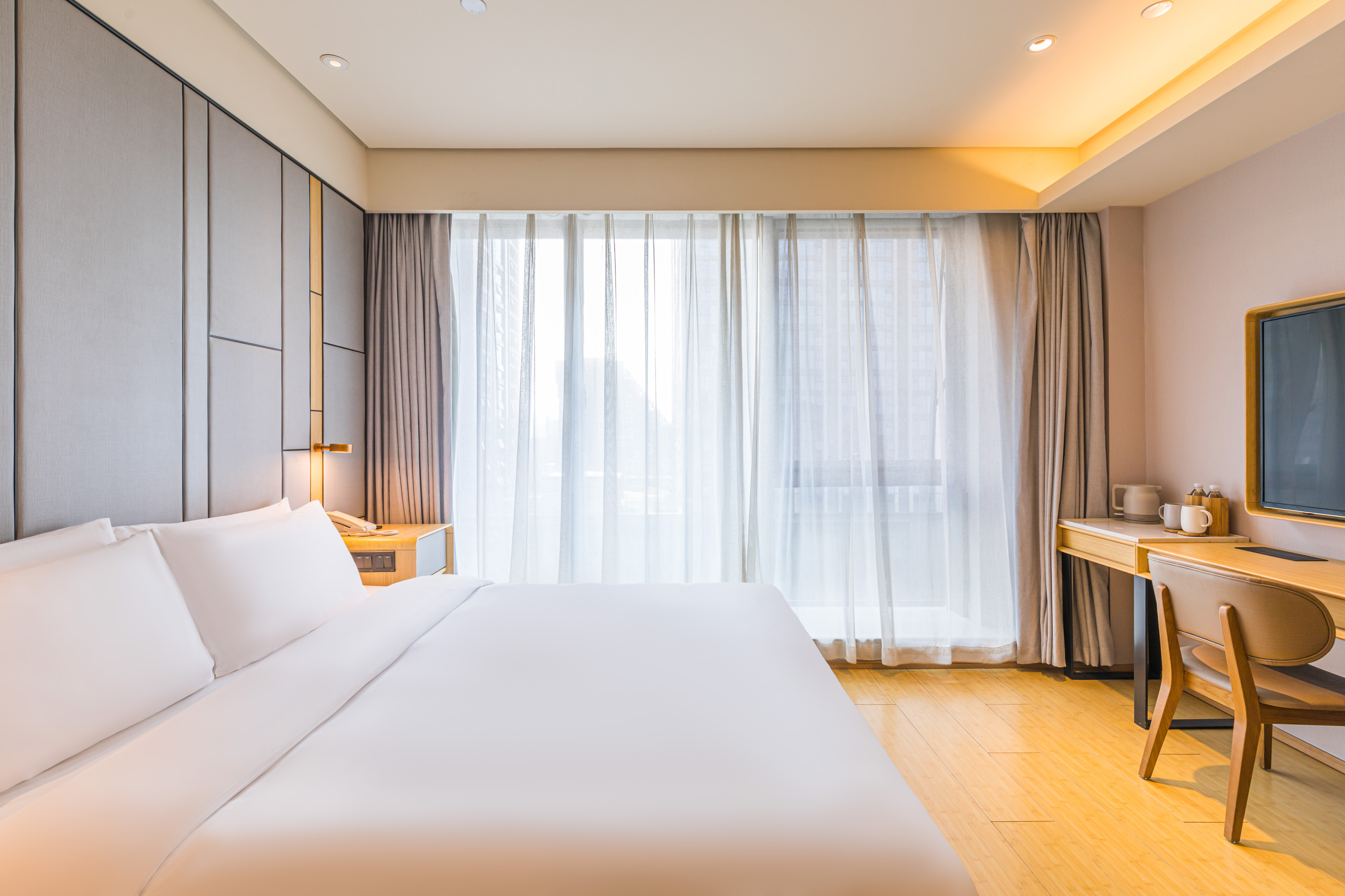 商务大床房（落地窗+小冰箱+mini茶海）