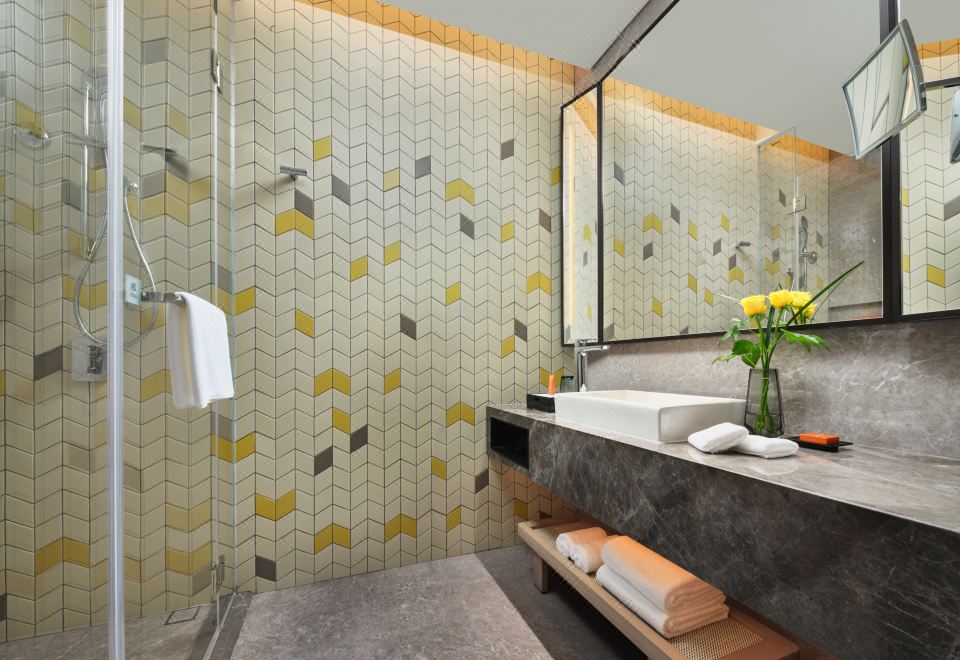 Crowne Plaza QidongSuperior King Room