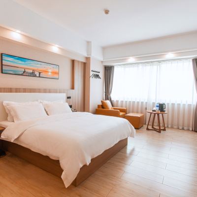 雅緻大床房 自由空間飯店（廈門湖裡萬達店）優惠