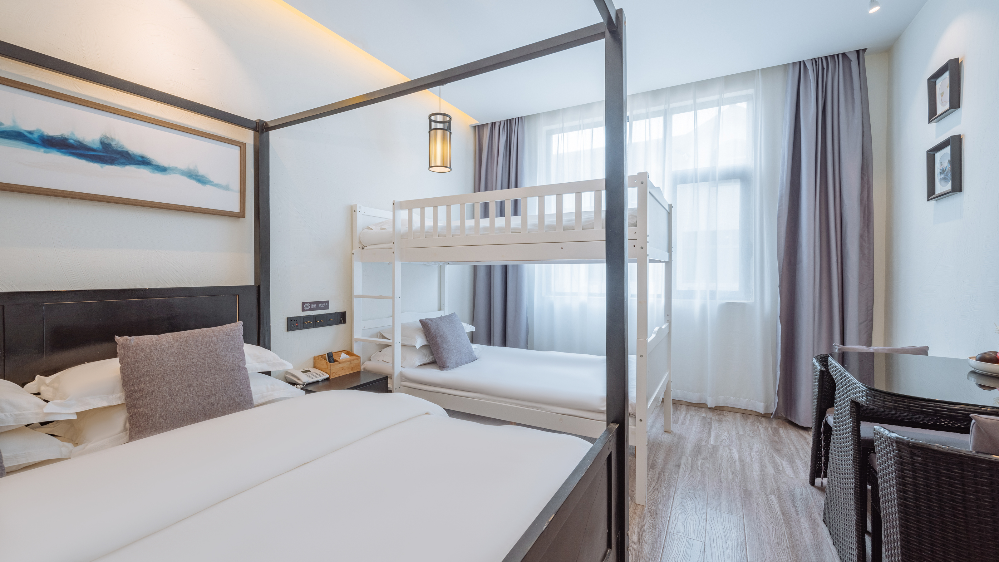 纱幔-浴缸家庭房