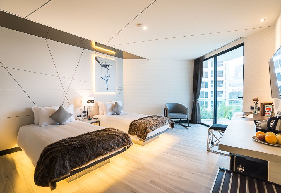 Mera Mare PattayaDeluxe Twin Room With Sea View