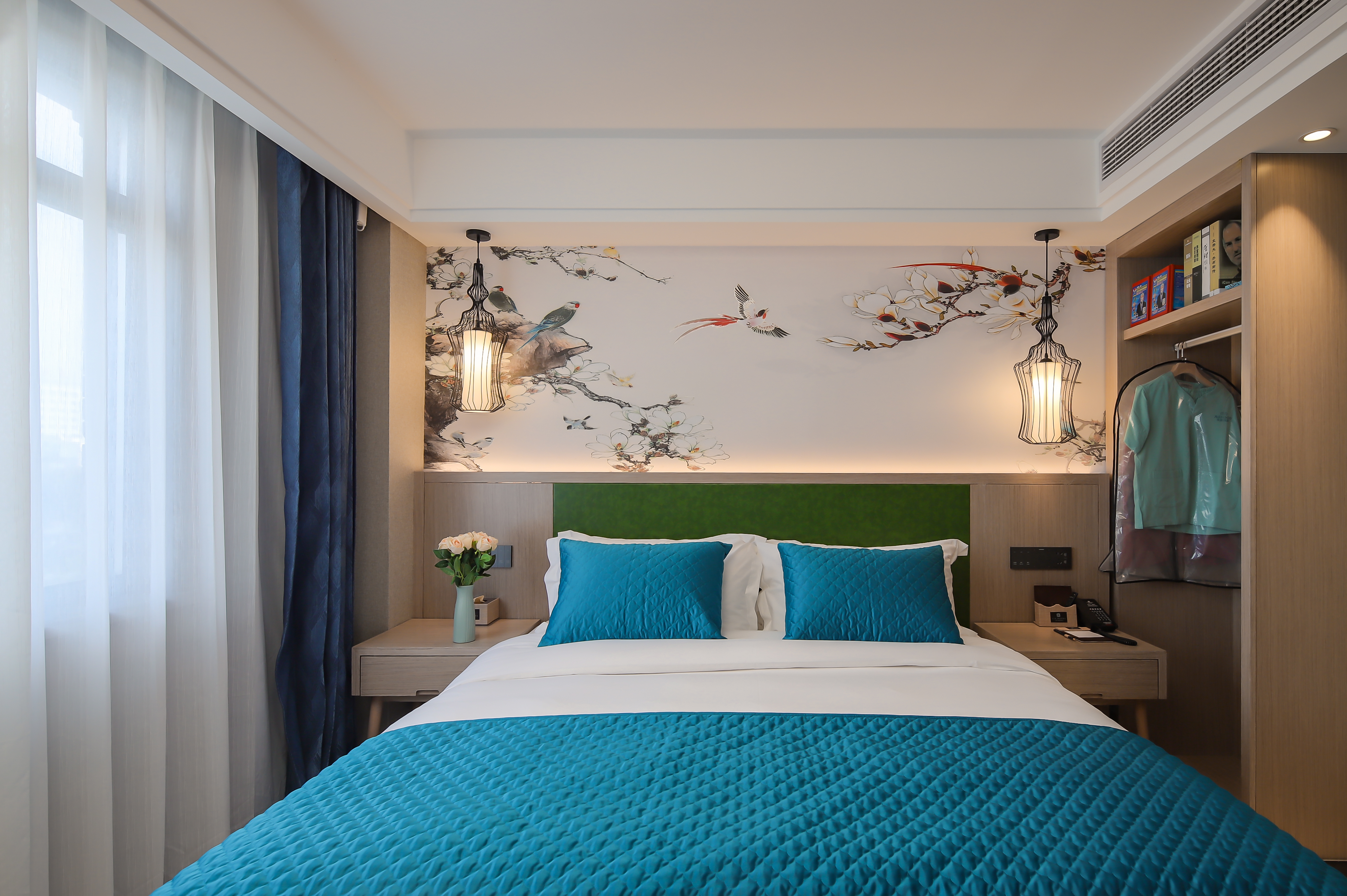 Smart Room (Double Bed) (Window)