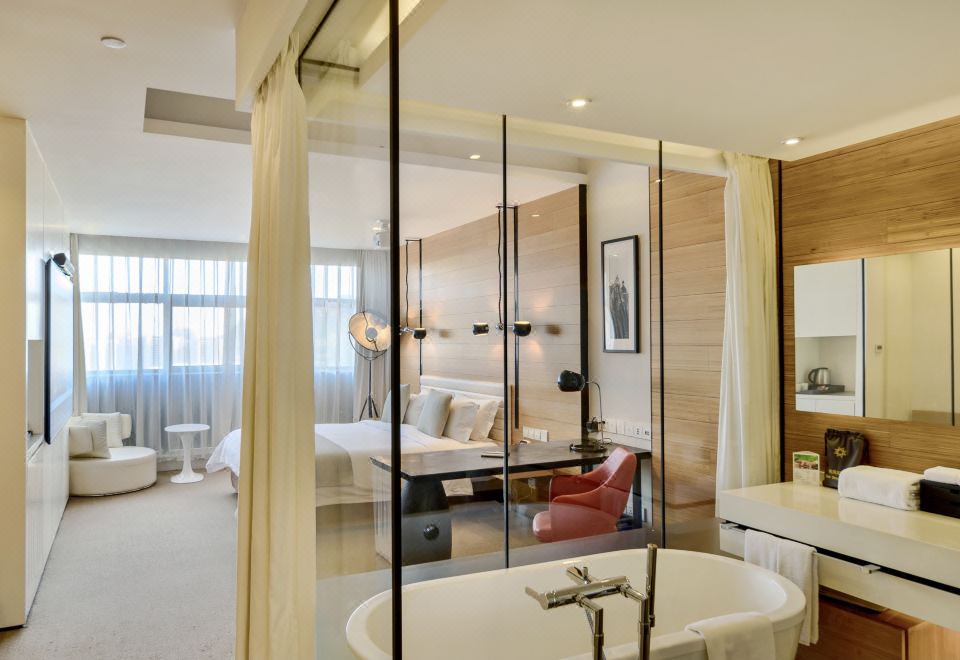 影音大床房『超大投屏沉浸观影+深泡浴缸』