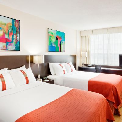 標準兩張雙人床房 多倫多中心假日酒店優惠