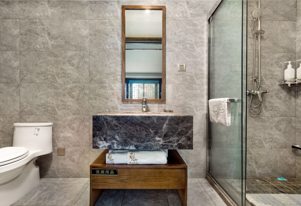 觀山·陽臺庭院套房