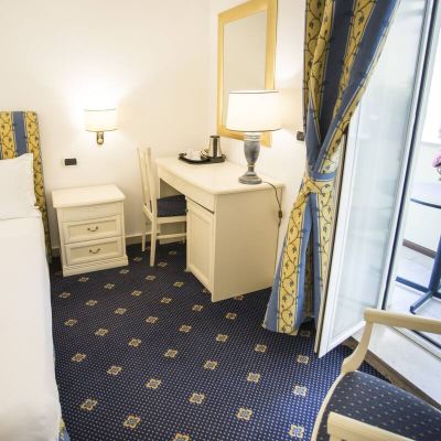 精緻套房 拿破崙飯店優惠