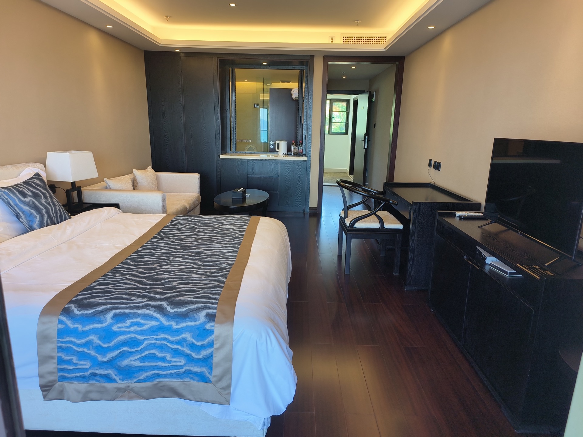 听风·全湖景露台大床房