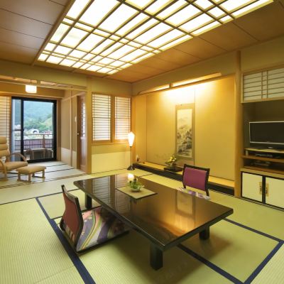 信楽焼きの露天風呂付客室 湖側 花水庭 おおや クーポン