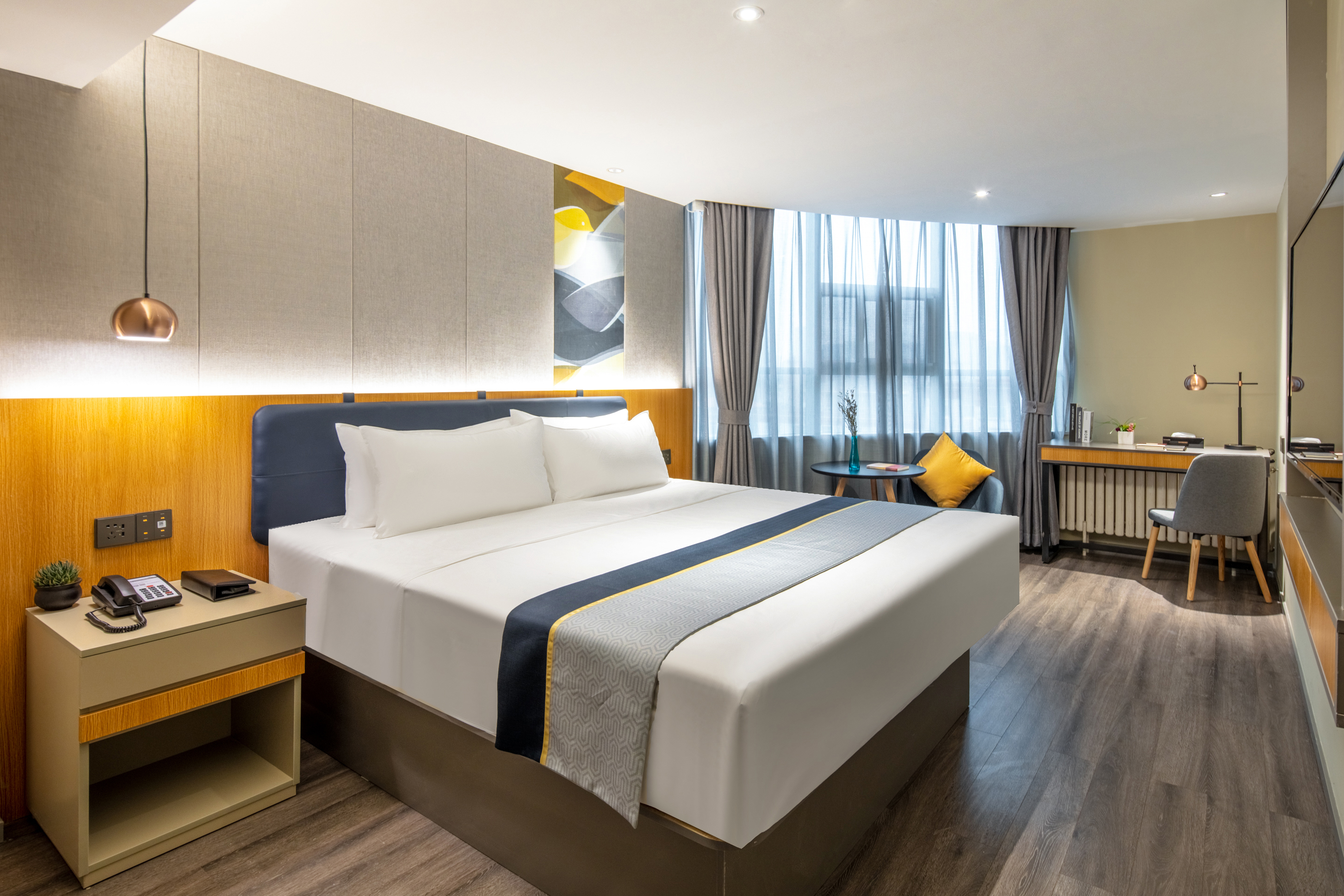 Business Double Bed Room (with Screen Mirroring Tv)