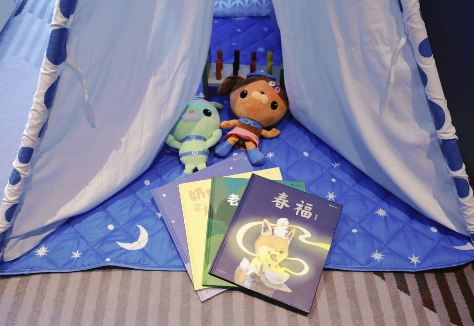 Crowne Plaza Foshan Nanhai1 King Standard Kid-friendly Room